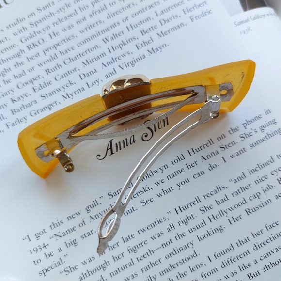 Vintage Barrette Bobby Pin Clip ๐ซ๐ท France Yellow Lucite Bow 1990s ๐๐๐ - Picture 4 of 5